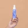 Lubrifiant intime longue durée Bio au monoi dans la main