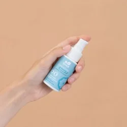 Lubrifiant anal relaxant à la lavande Bio dans la main