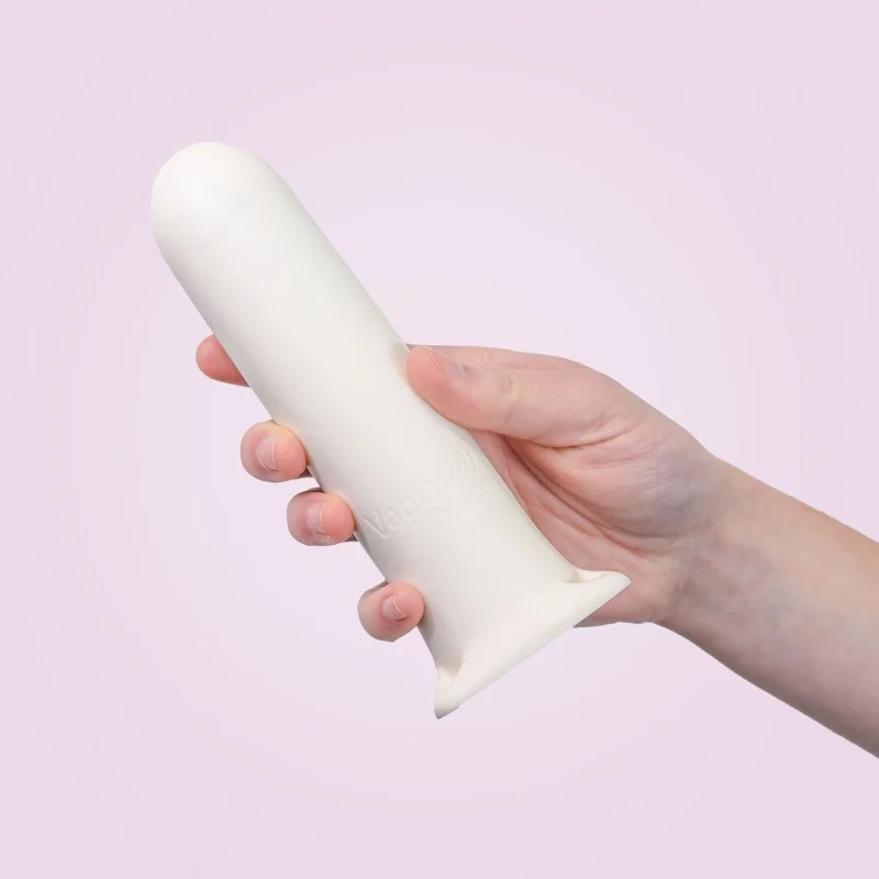 dilatateur taille 6 Vagiwell tenu dans une main dilatateur taille 6 Vagiwell tenu dans une main