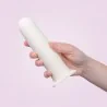 dilatateur taille 6 Vagiwell tenu dans une main dilatateur taille 6 Vagiwell tenu dans une main