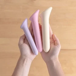 Dilatateurs 3 Vagiwell Large tenus dans les mains