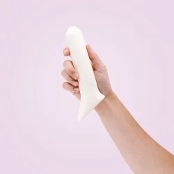 dilatateur 5 LS Vagiwell dans une main