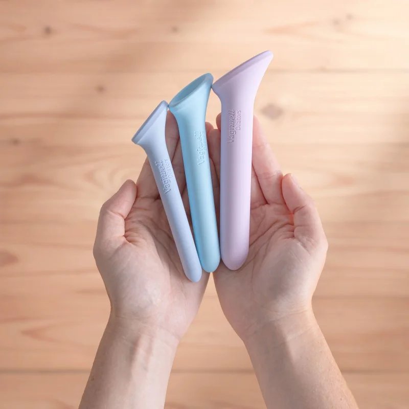 Dilatateurs 3 Vagiwell Small tenus dans les mains